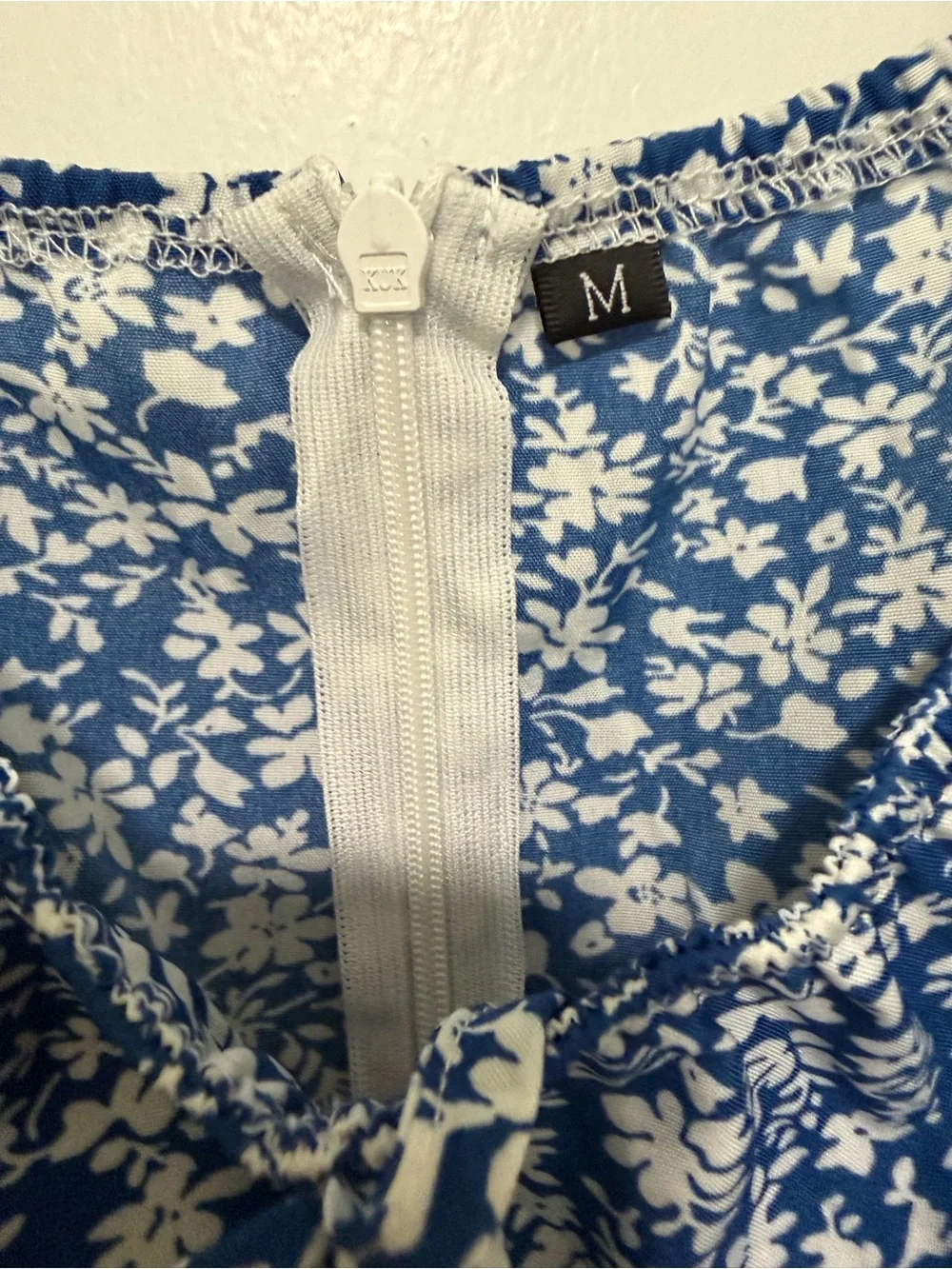 Blue and White Floral Printed Puff Sleeve, Slit Maxi Dress Women’s Medium